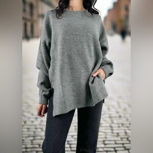 Nwt Kuwalla pull over crew knit sweater size med/ large​